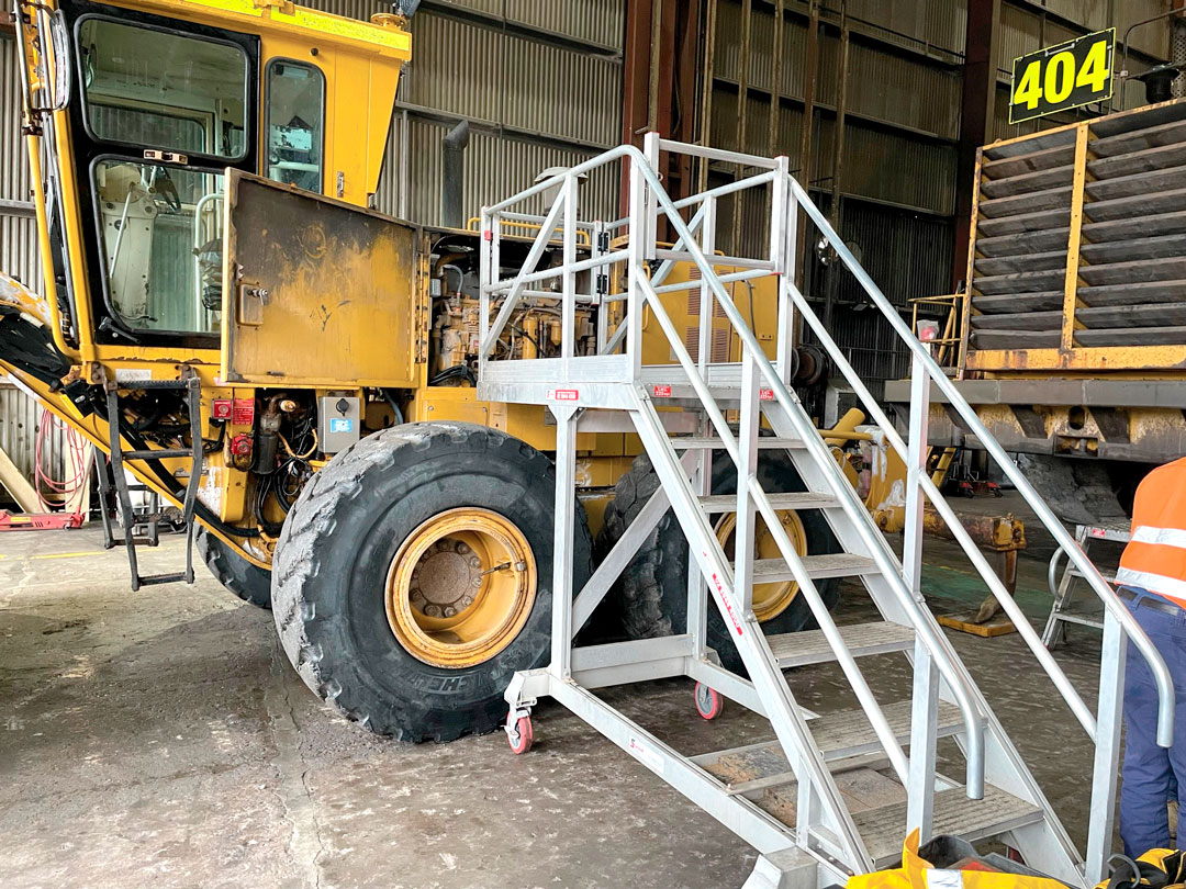 plataforma-acceso-motoniveladoras-02