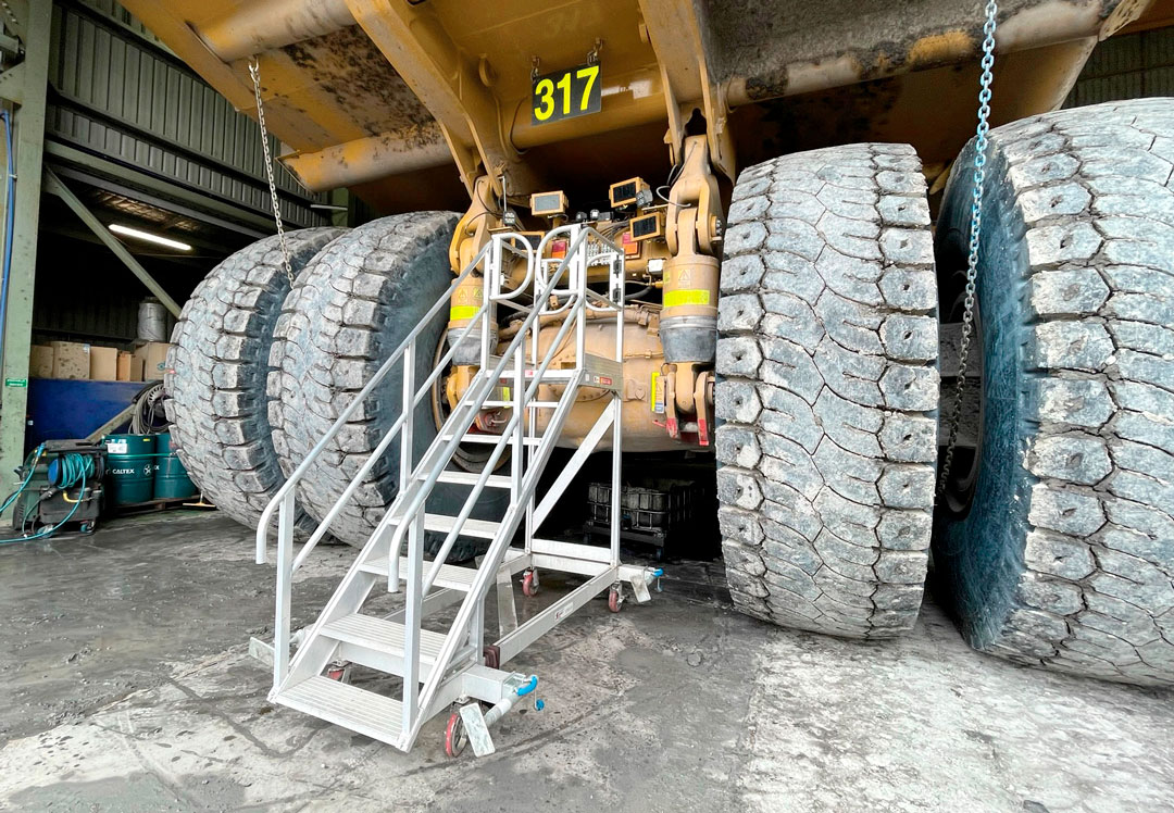 plataforma-acceso-parachoques-pin-tolva-2